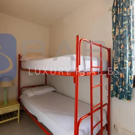 Apartament Trilocale Con Giardino